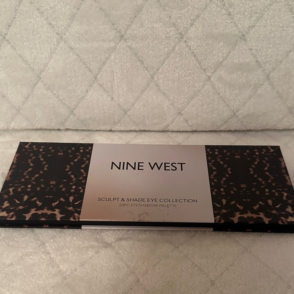 Nine West Sculpt & Shade Eye Palette — Brown Pattern